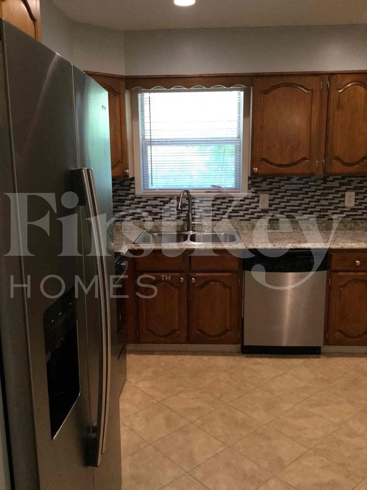 8894 Raven Dr - Photo 4 of 20