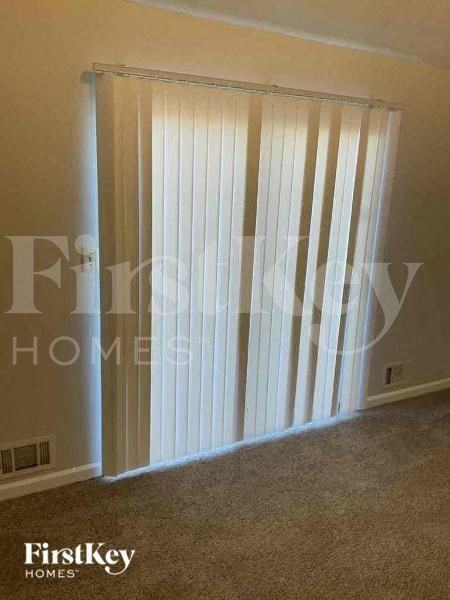 8520 Hightower Trl - Photo 3 of 10