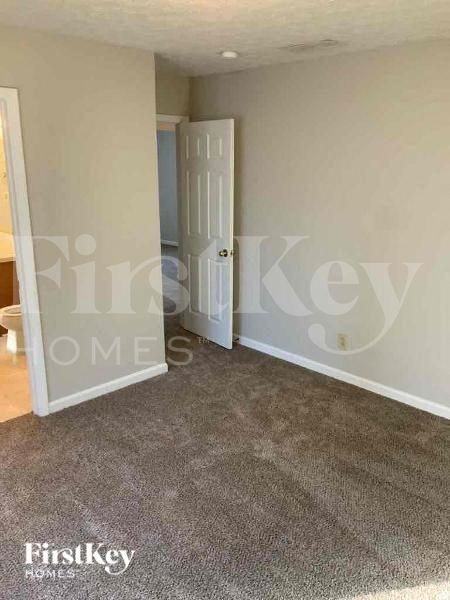 8520 Hightower Trl - Photo 7 of 10