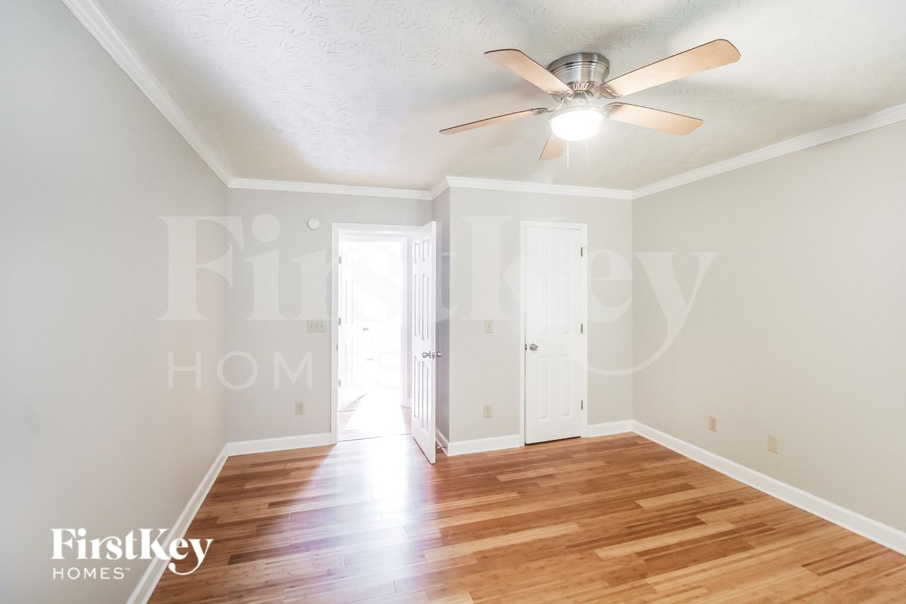 675 Woodcrest Manor Dr - Photo 6 of 16