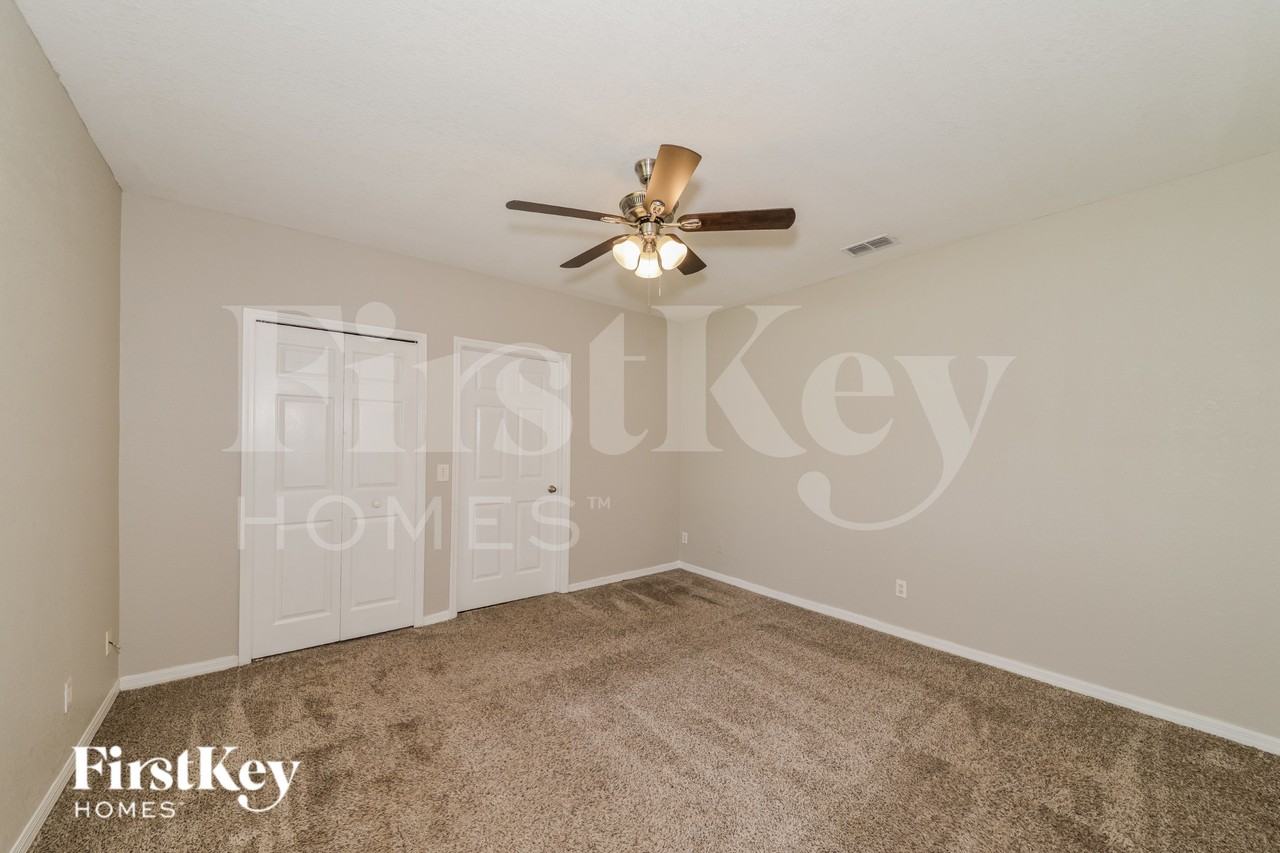 5306 Sylvania Ave - Photo 7 of 16