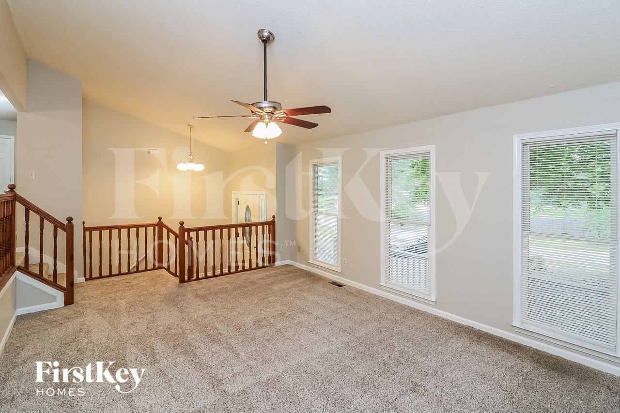 480 Holland Rd - Photo 4 of 16