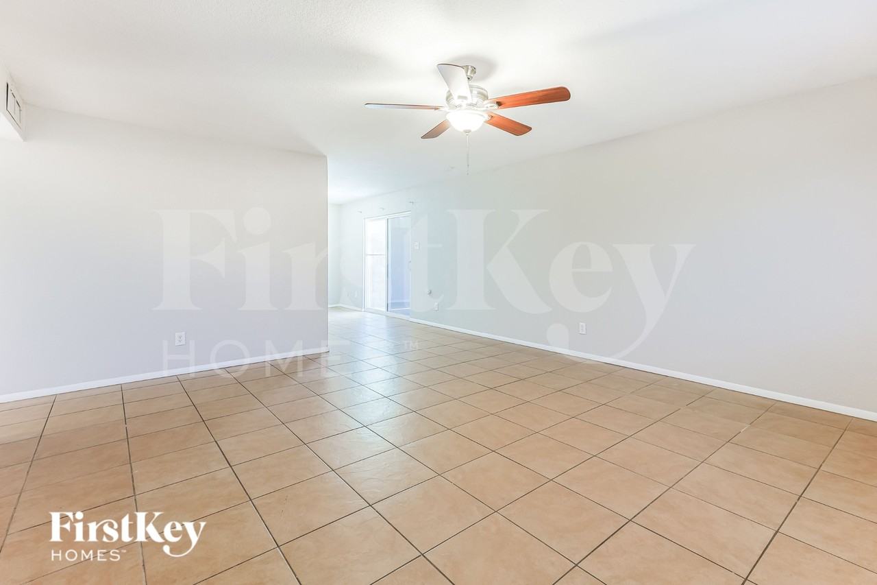 4649 E Bowker St - Photo 2 of 16
