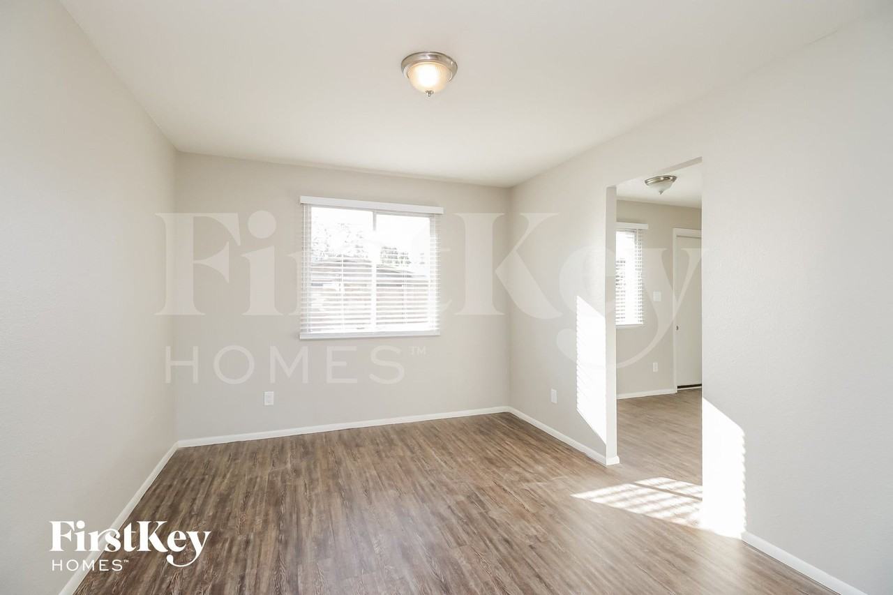 4647 W Keim Dr - Photo 3 of 15