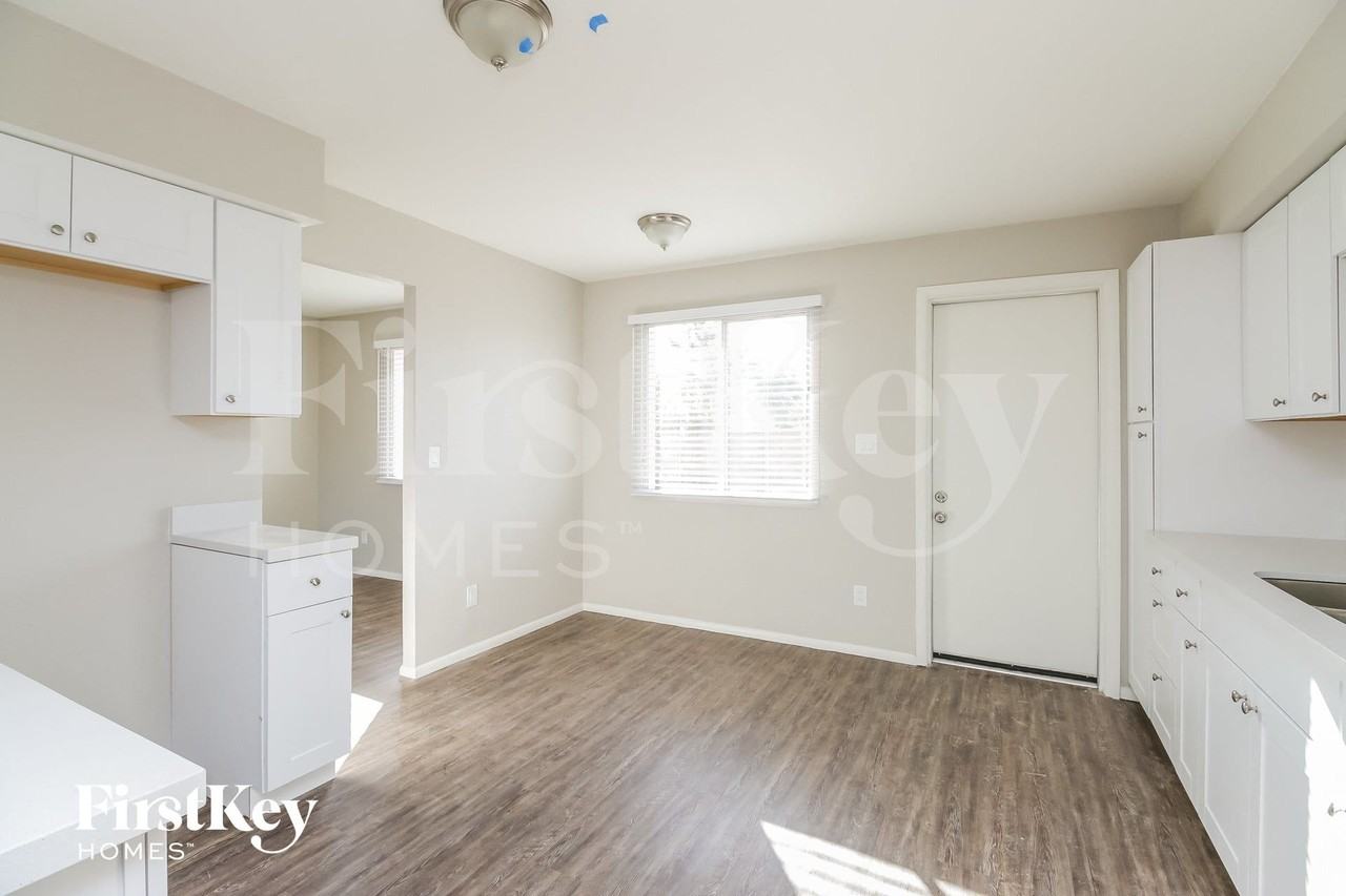 4647 W Keim Dr - Photo 4 of 15