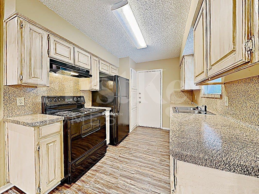 4428 Sahara Pl - Photo 5 of 16