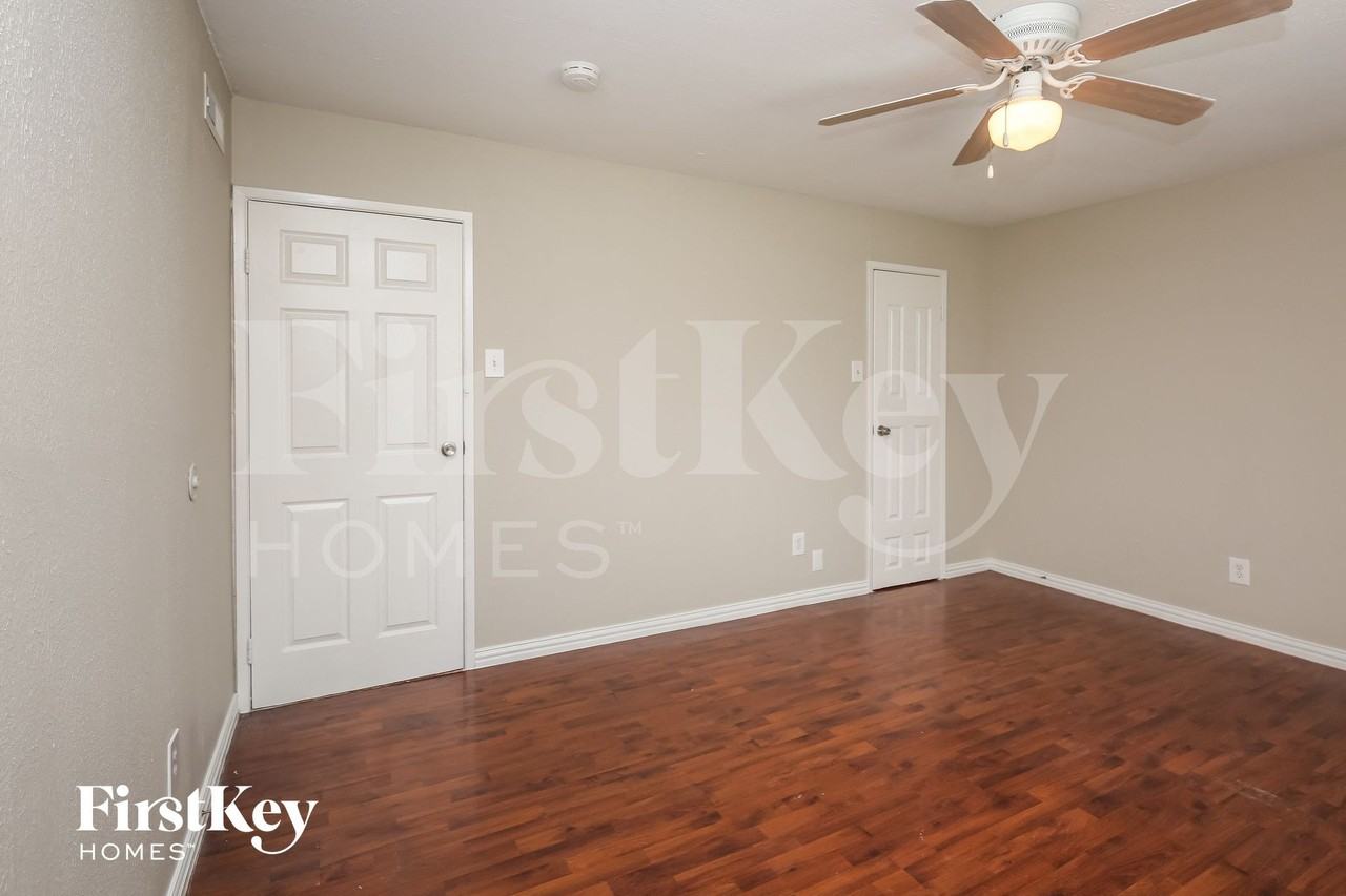 4013 Commonwealth Dr - Photo 6 of 15