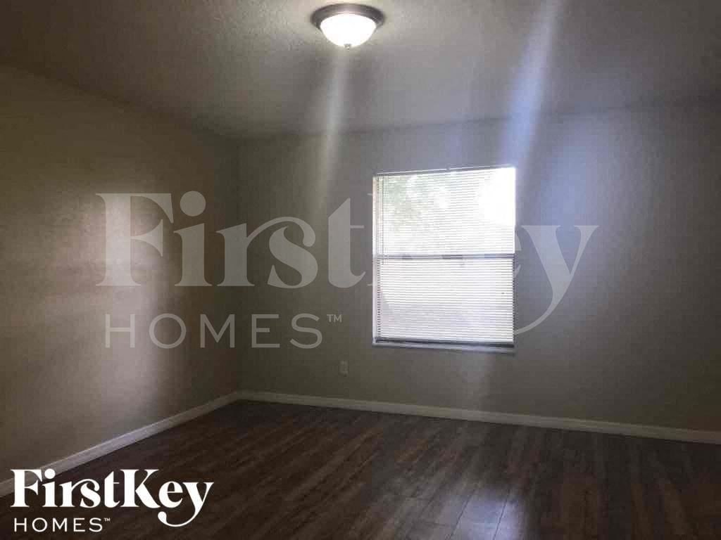 309 Clearwater Ln - Photo 6 of 12