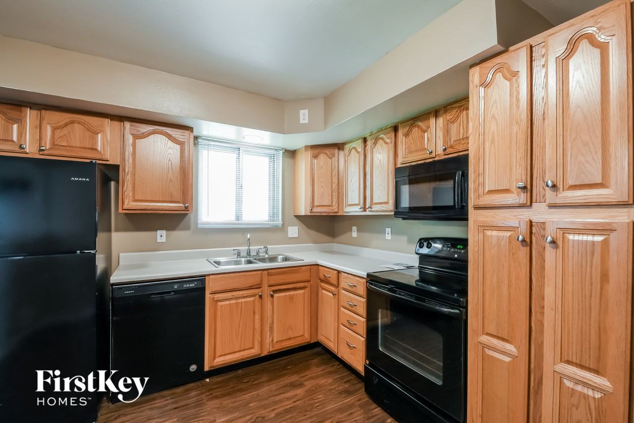 2725 Benne Dr - Photo 7 of 15