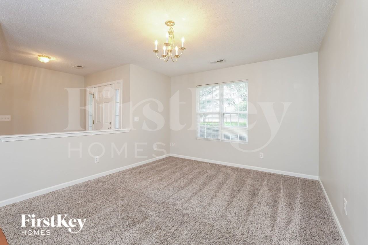 2402 Lannigan Dr - Photo 5 of 16