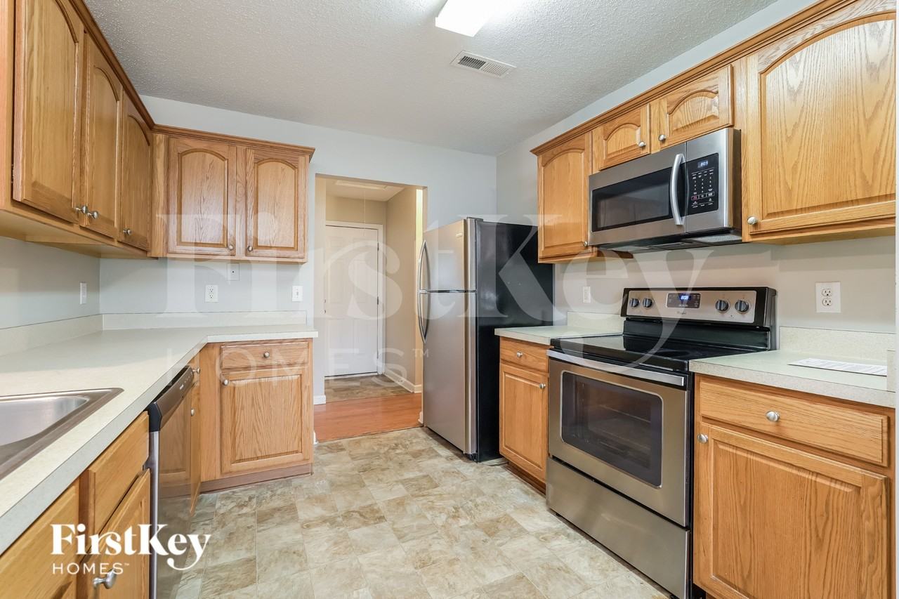2402 Lannigan Dr - Photo 6 of 16