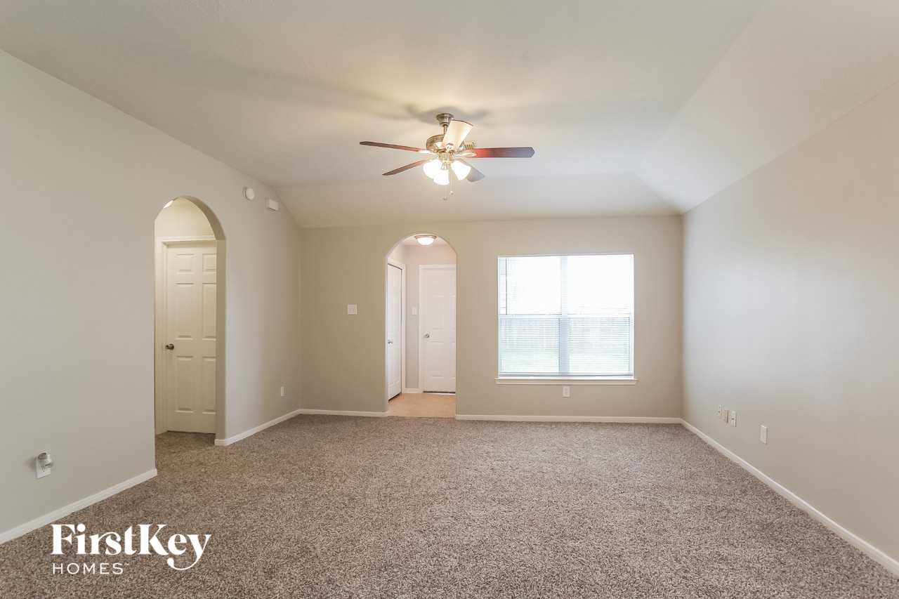 21106 Wortham Oaks Dr - Photo 3 of 15