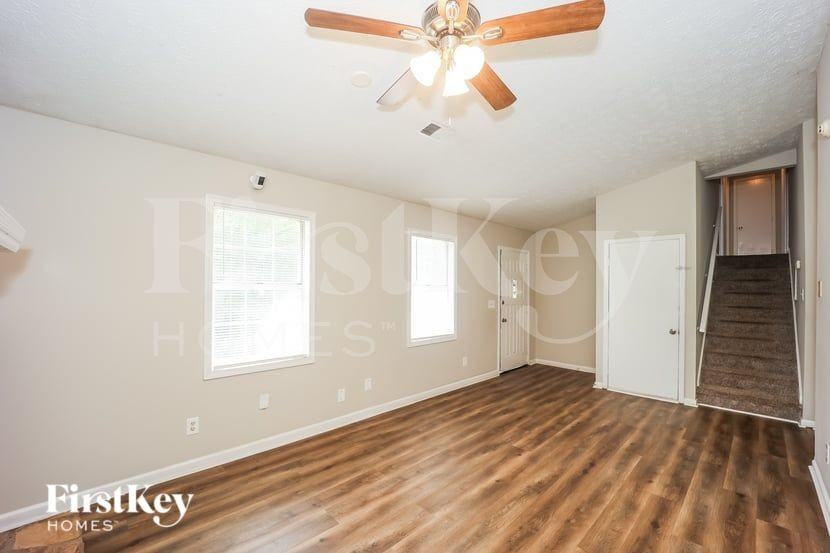 2097 Phillips Rd - Photo 5 of 16
