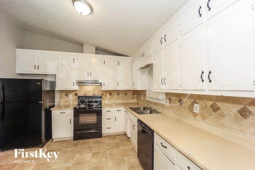 2097 Phillips Rd - Photo 7 of 16