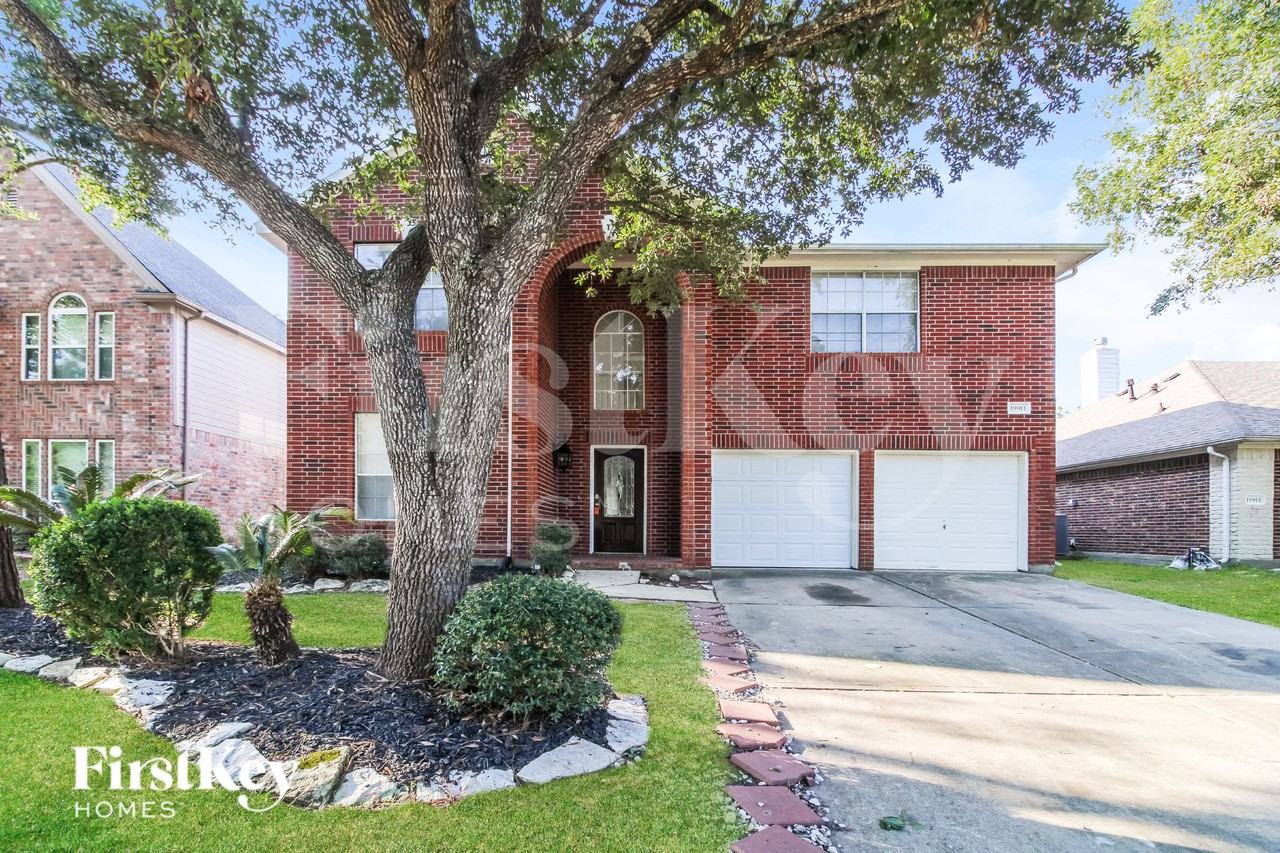 19911 Black Canyon Dr - Photo 4 of 18