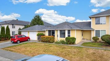 featured image of 18461 Killarney Cir Se #1