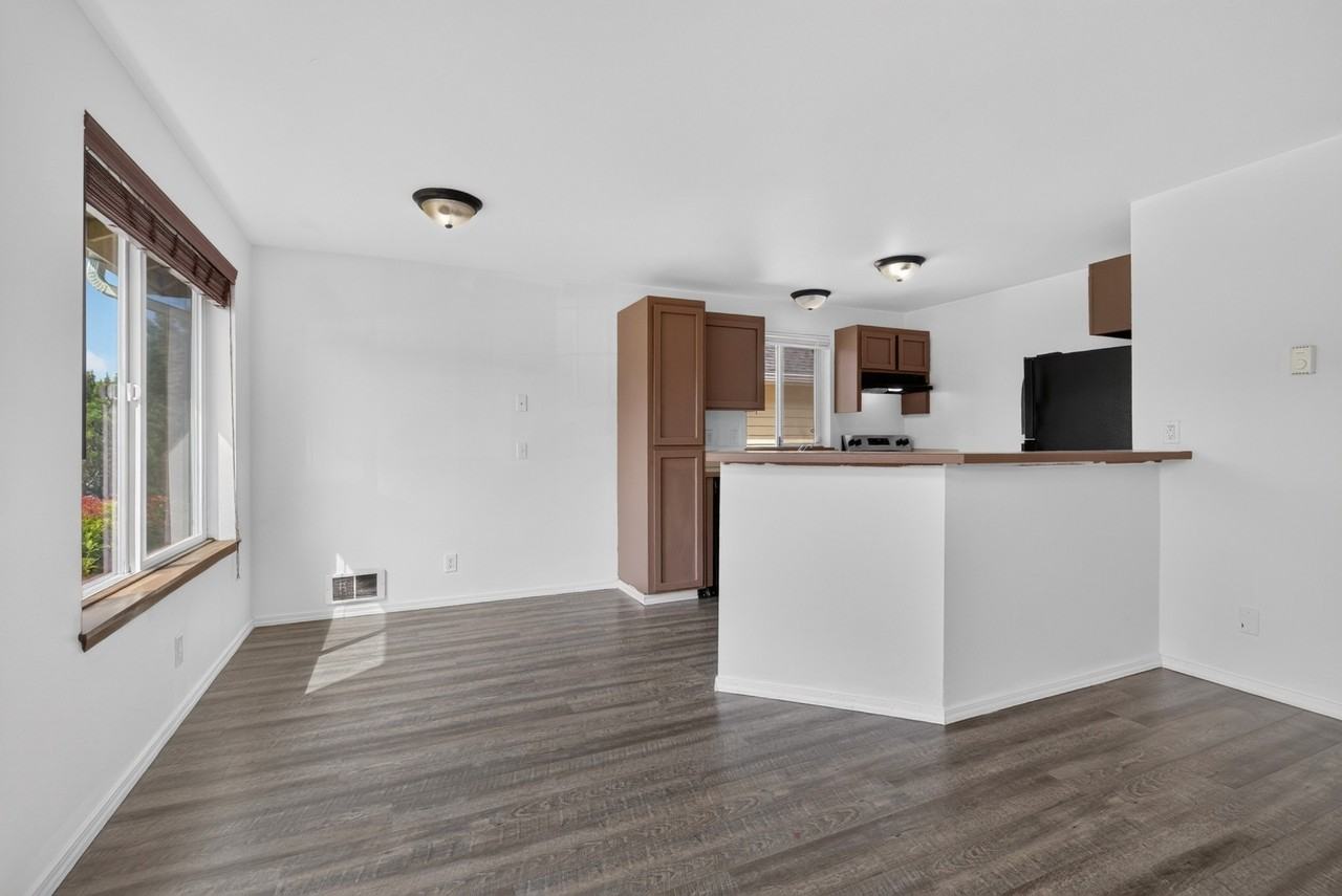 18461 Killarney Cir Se #1 - Photo 7 of 31