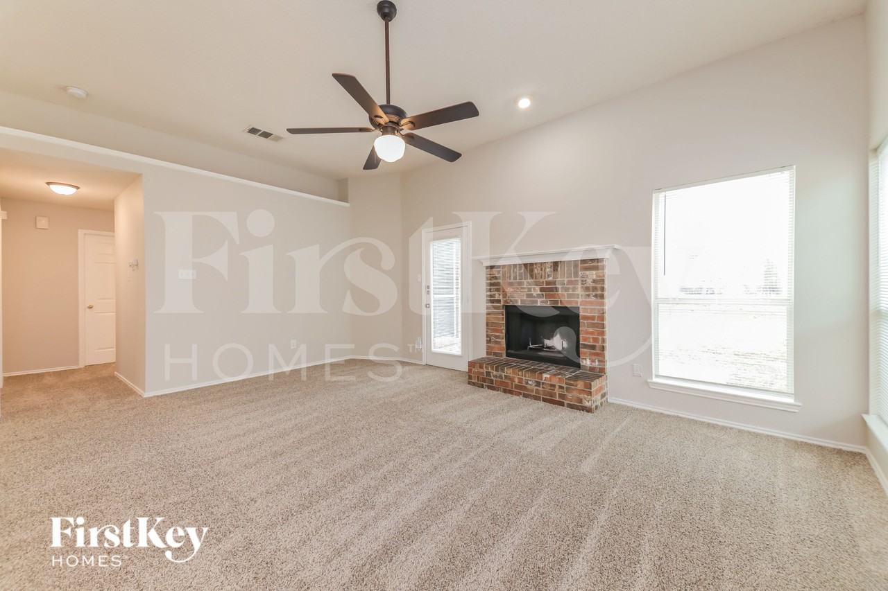 144 Pinion Ln - Photo 3 of 17