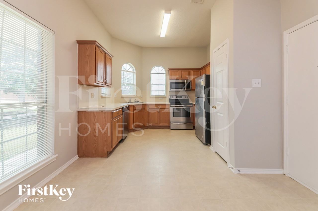 144 Pinion Ln - Photo 7 of 17