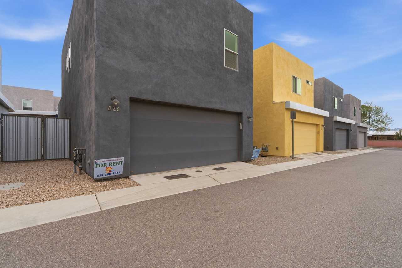 826 E Millenium Ct - Photo 5 of 40