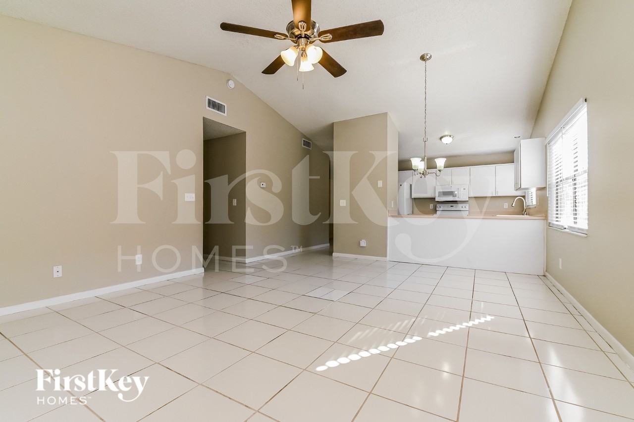 1310 Keel Pl - Photo 3 of 16