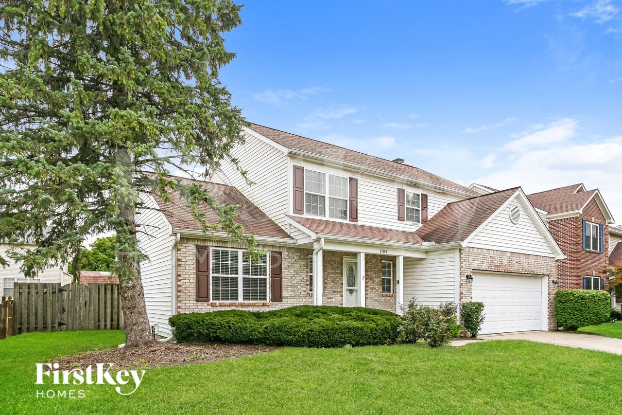 13065 Sweet Briar Pkwy - Photo 2 of 16