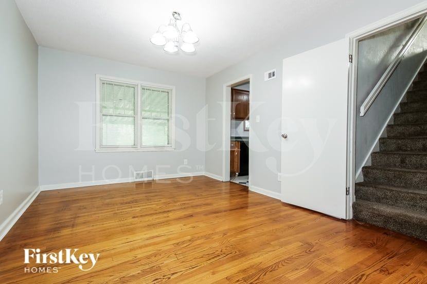 1236 W 24th St S - Photo 4 of 16