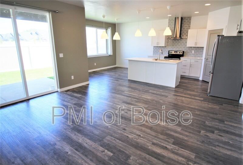 1570 S Pilar Way - Photo 4 of 18