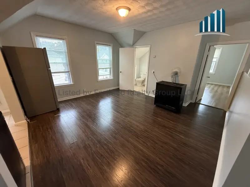 34 Hood St #3 - Photo 2 of 17