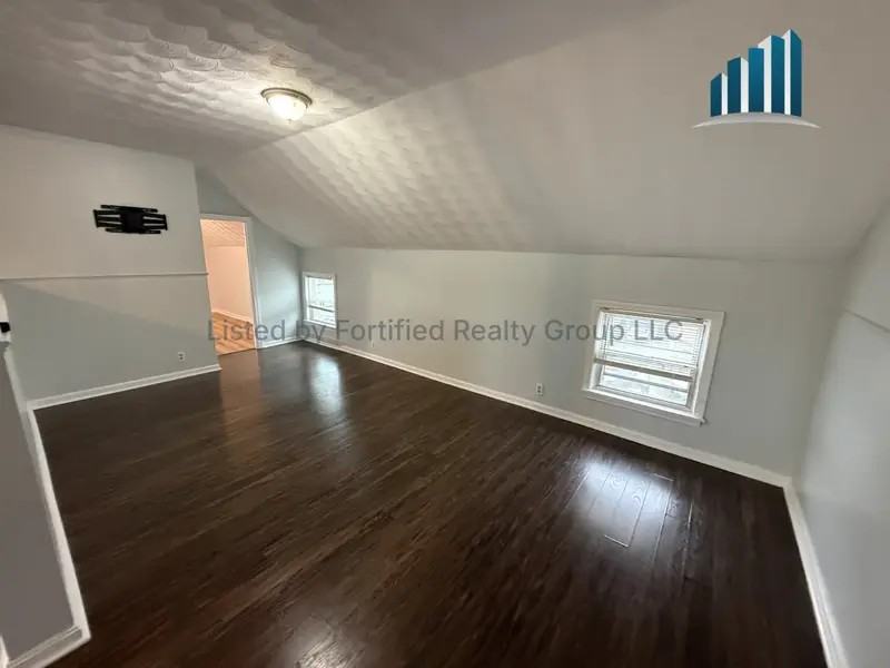 34 Hood St #3 - Photo 7 of 17