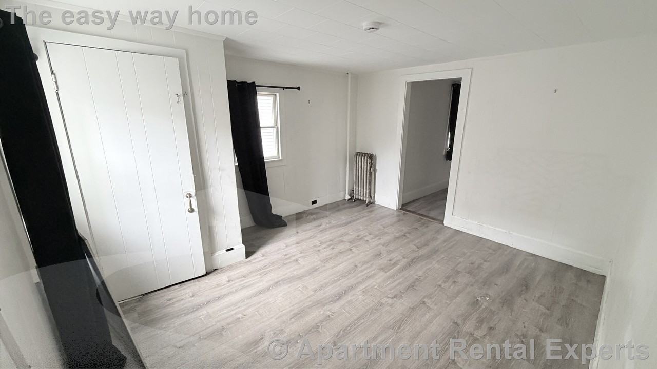 23 Knowlton St #1 - Photo 3 of 6