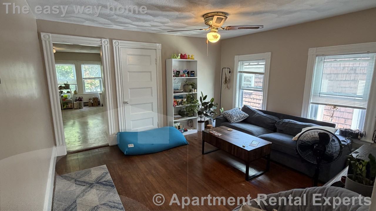 138 Lowell St #3 - Photo 3 of 8
