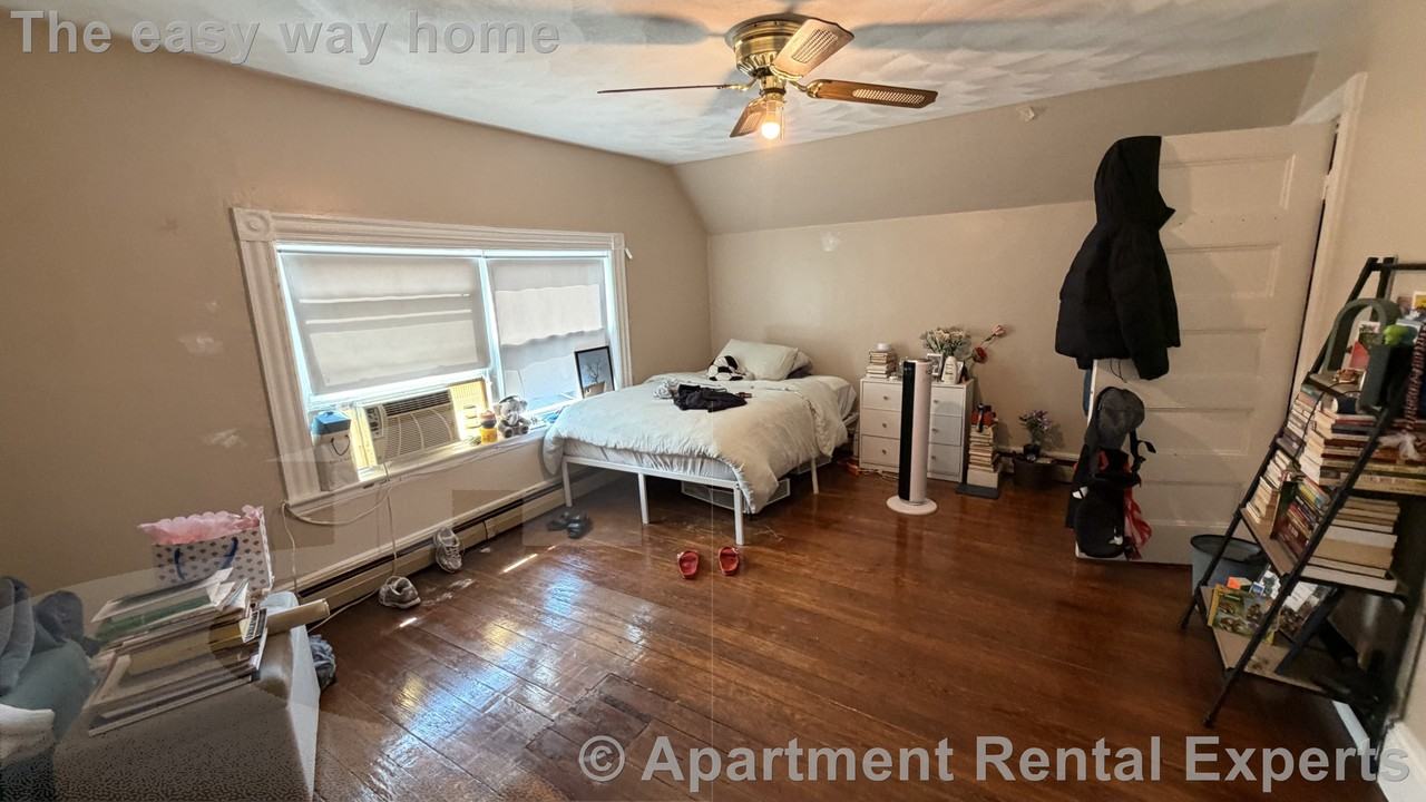 138 Lowell St #3 - Photo 5 of 8