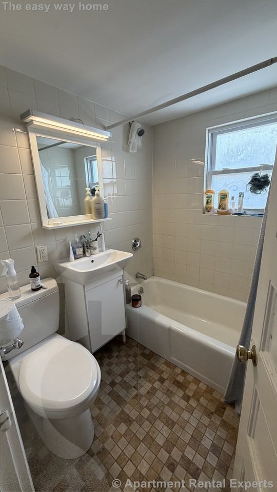 138 Lowell St #3 - Photo 7 of 8