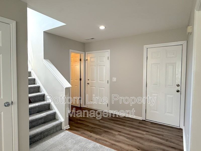 4133 Robinwood Dr - Photo 3 of 25