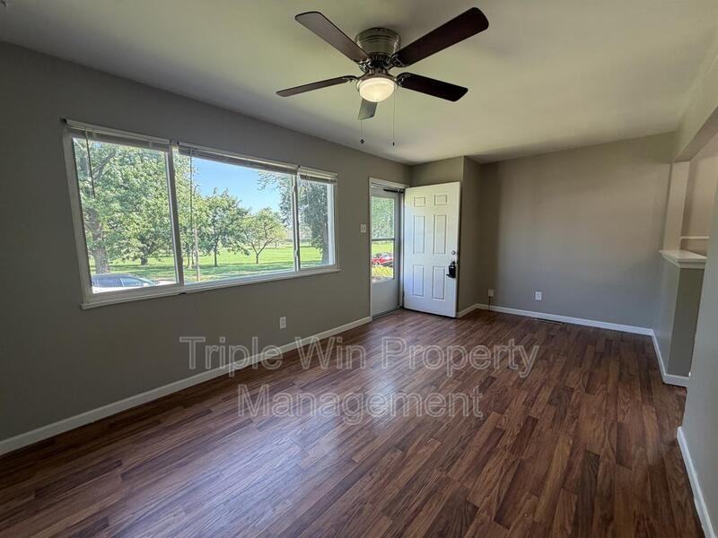 7515 Alaska Ave - Photo 2 of 19