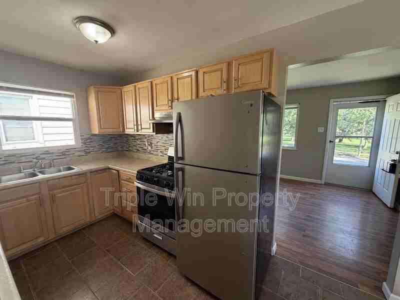 7515 Alaska Ave - Photo 6 of 19