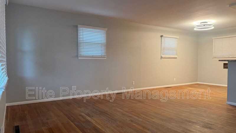 17 Duke St - Photo 5 of 19