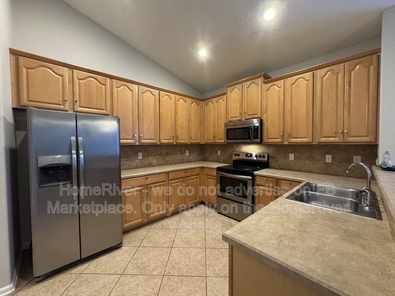 3590 Waterford Oaks Dr - Photo 2 of 17