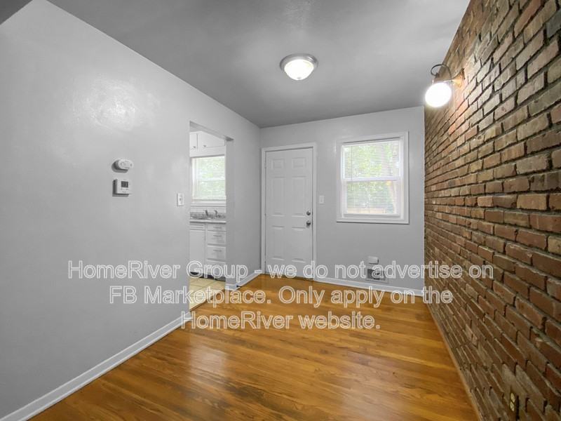 1417 N Main St - Photo 5 of 22