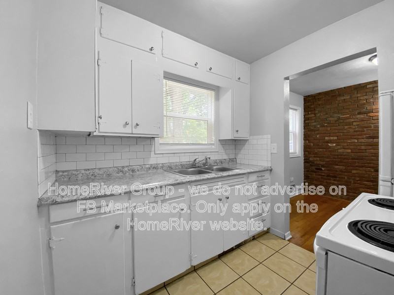 1417 N Main St - Photo 7 of 22