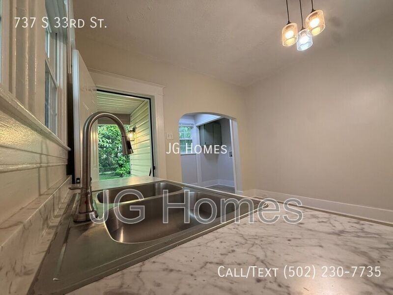 737 S 33rd St - Photo 7 of 35