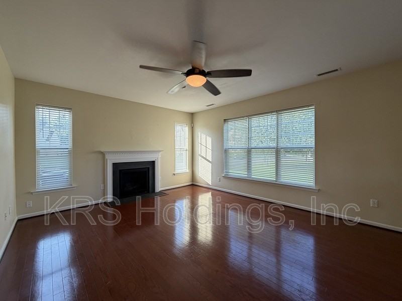 13 Hampshire Glen Pkwy - Photo 3 of 22