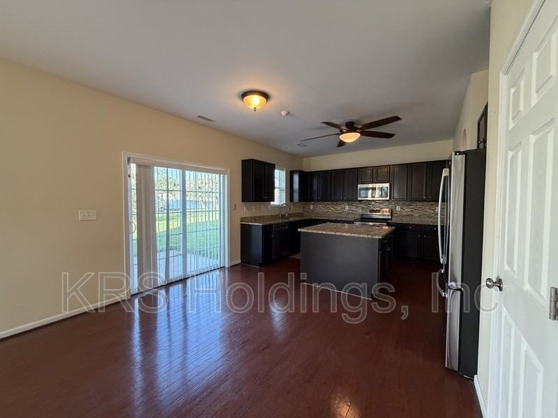 13 Hampshire Glen Pkwy - Photo 4 of 22