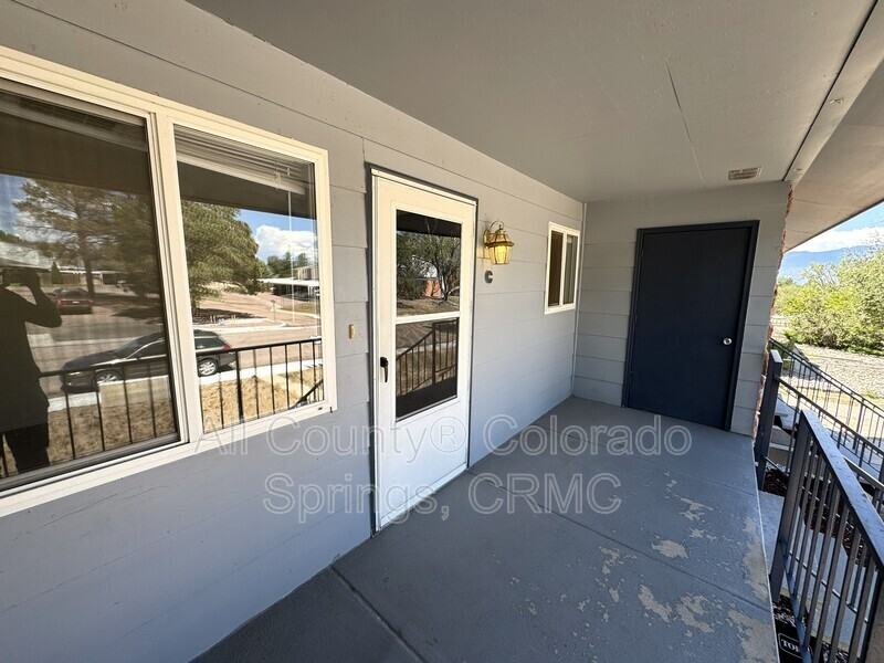 1129 Cree Dr #C - Photo 2 of 18