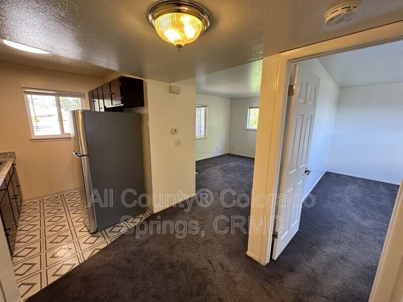 1129 Cree Dr #C - Photo 5 of 18