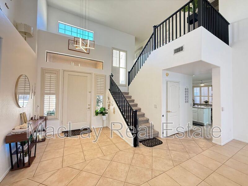 757 W Aloe Pl - Photo 3 of 30