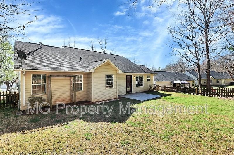 141 Brookshire Dr - Photo 6 of 30