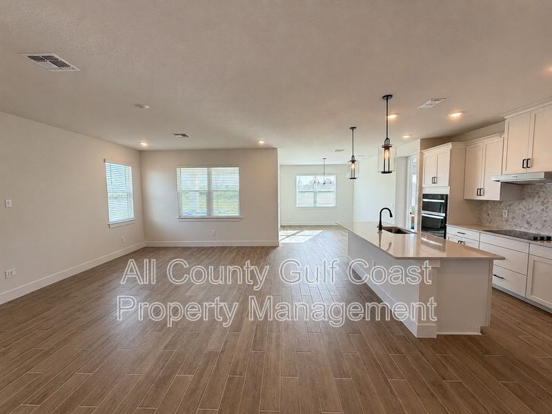 168 Shady Edge Loop - Photo 2 of 26