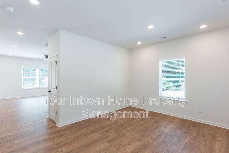 2800 Mango Cir Nw #C - Photo 3 of 10